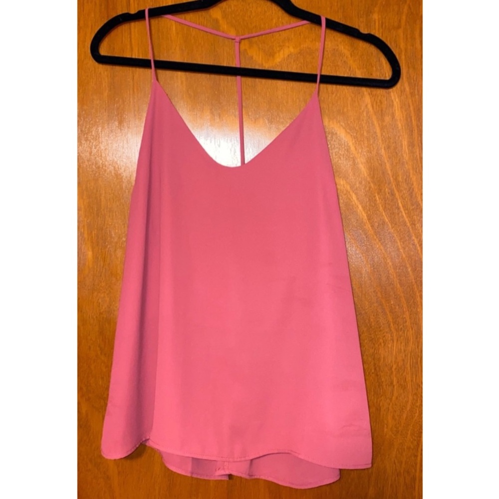 pink top